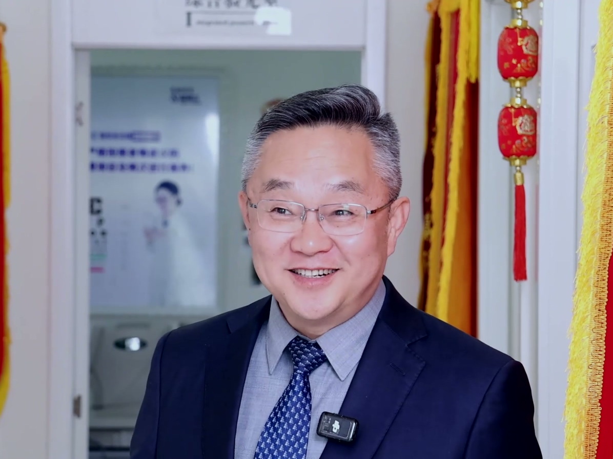 内蒙古电视台主持人雷蒙:我推荐超视立远近一体镜