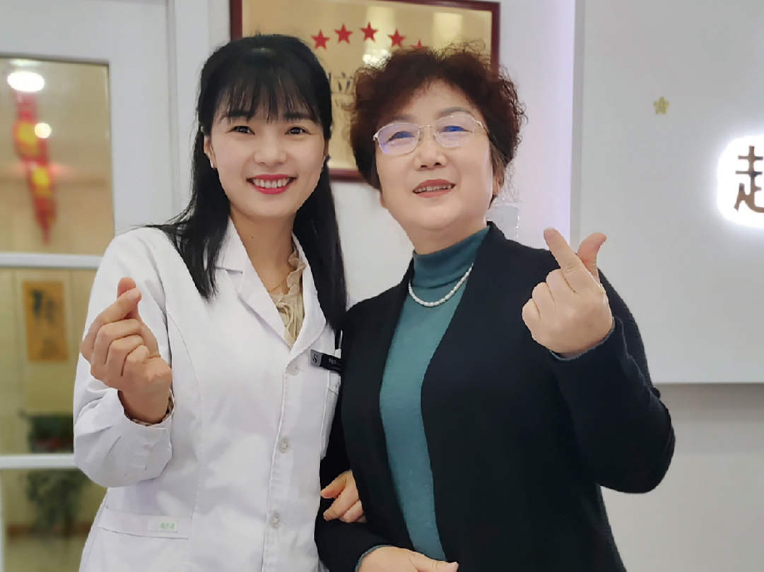 重庆超视立：眼花就戴超视立，视力清晰、眼睛舒服，形象气质也越来越年轻态！